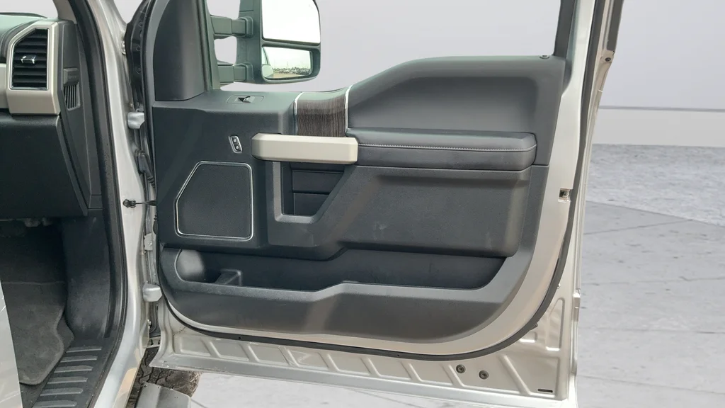 Used 2021 Silver Ford Lariat image 23
