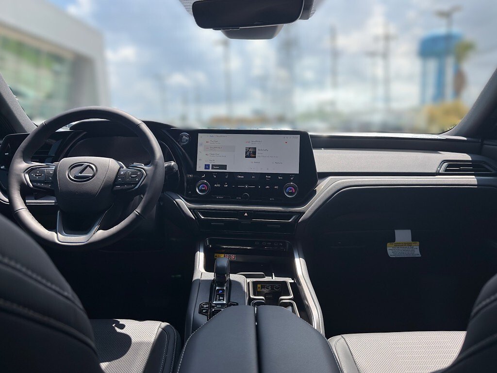 2026 Lexus TX - Photo 14