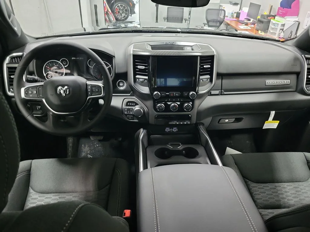 New 2026 Diamond Black Crystal Pearl-Coat Exterior Paint RAM Big Horn/Lone Star image 18