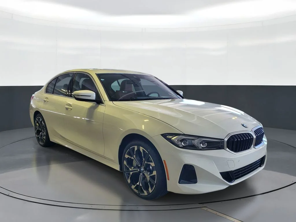 New 2026 Alpine White BMW 330i image 2
