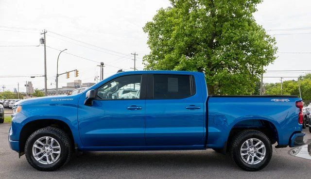 Used 2022 Blue Chevrolet RST image 9