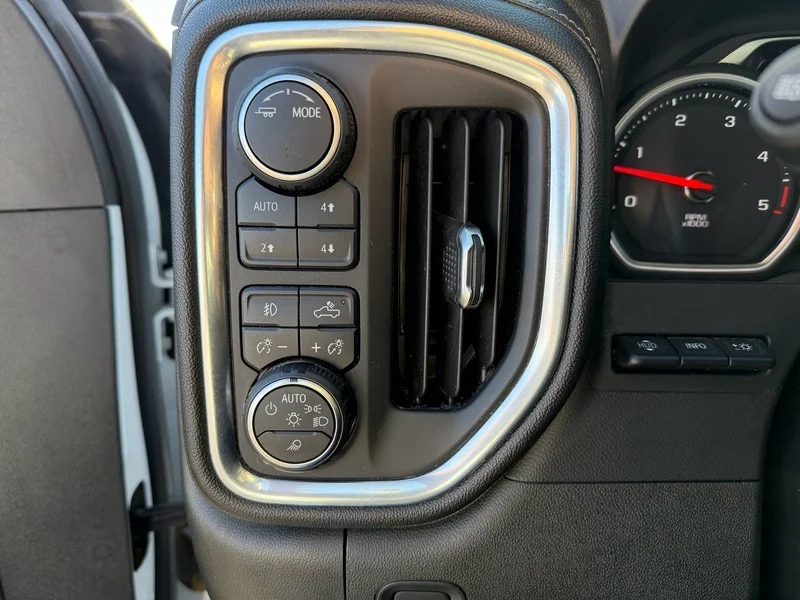 Used 2020 SUMMIT WHITE Chevrolet LTZ image 13