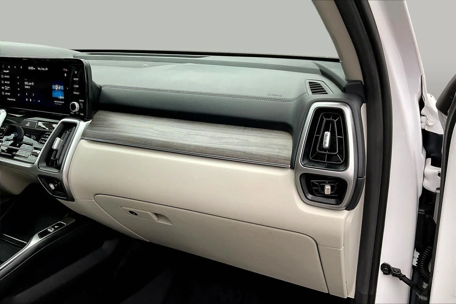 Used 2023 Glacial White Pearl Kia EX image 19
