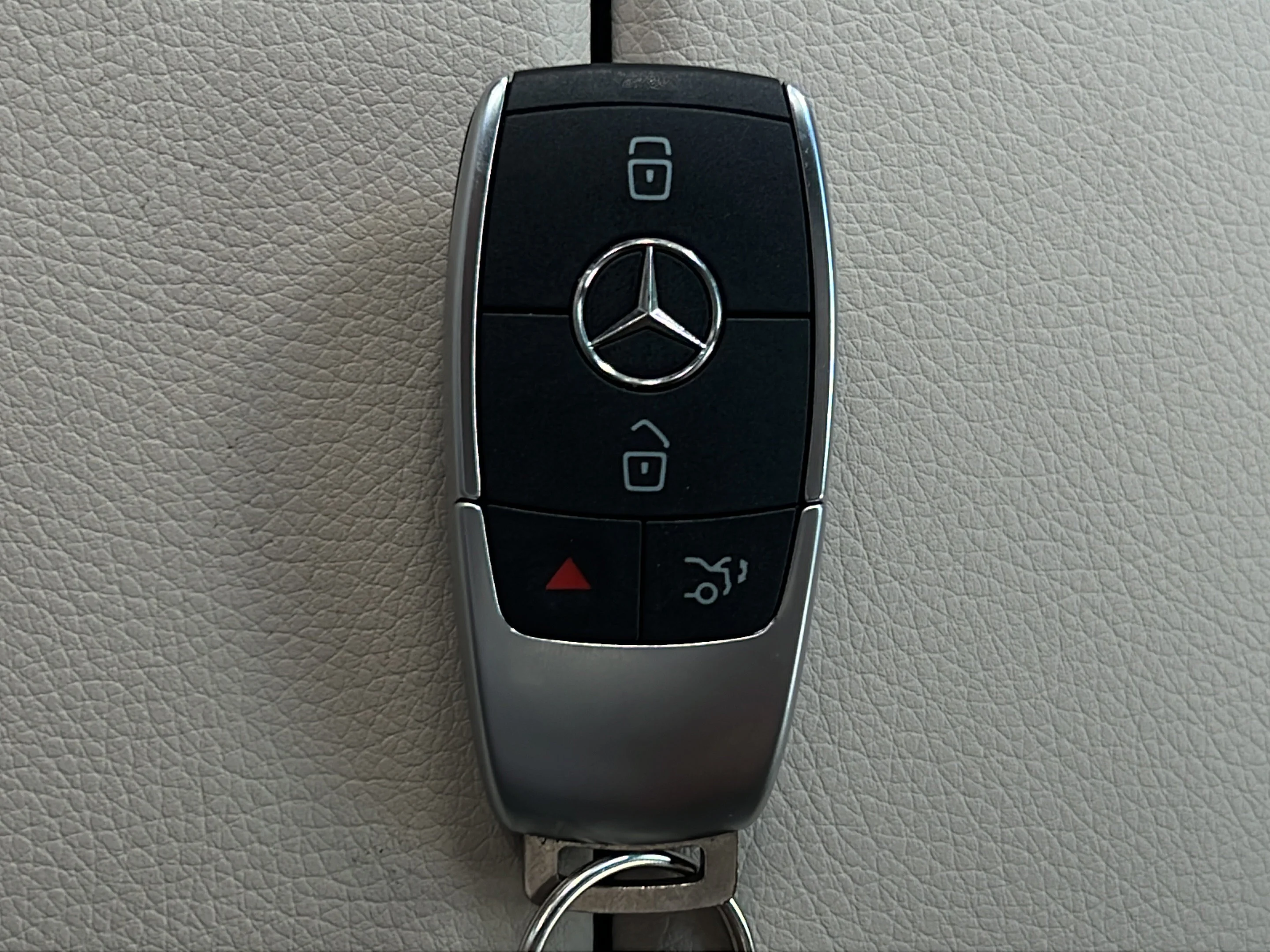 Used 2025 Polar White Mercedes-Benz GLE 450 image 24