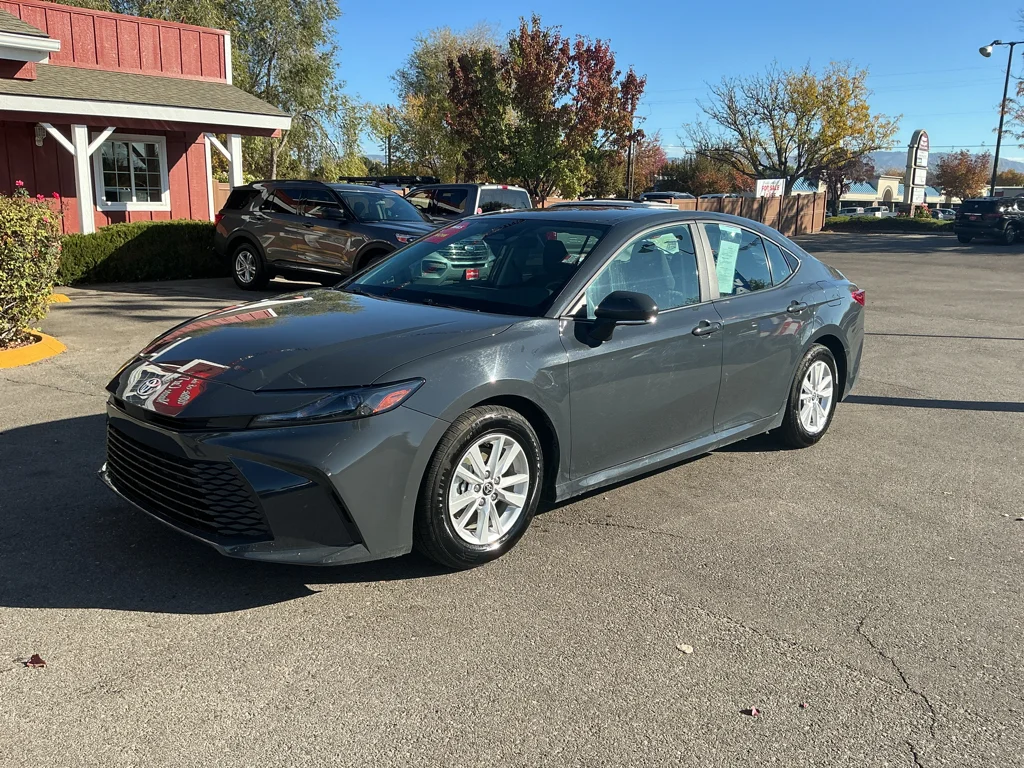 Used 2025 UNDERGROUND Toyota LE image 1