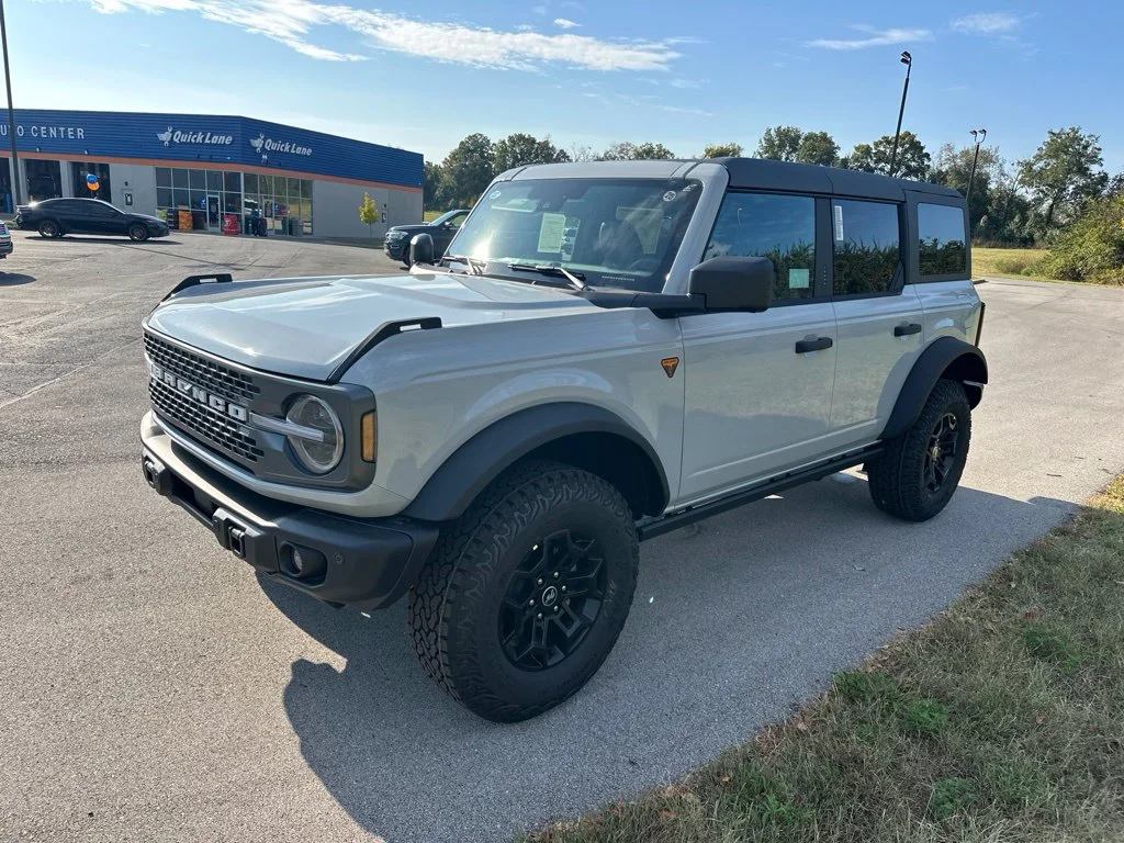 New 2026 Avalanche Gray Ford Badlands® image 3