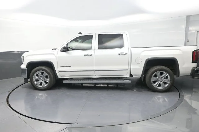 Used 2018 White GMC SLT image 4
