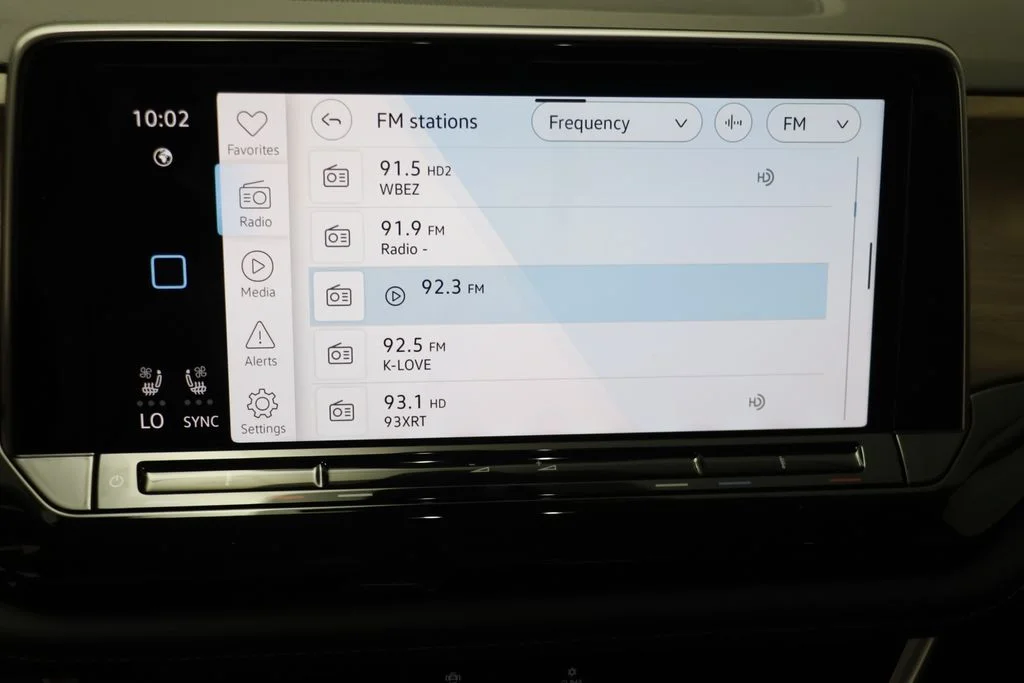 New 2026 Green Volkswagen 2.0T SE w/Technology image 9