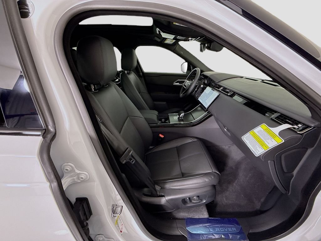 Used 2026 Fuji White Land Rover Dynamic SE image 22