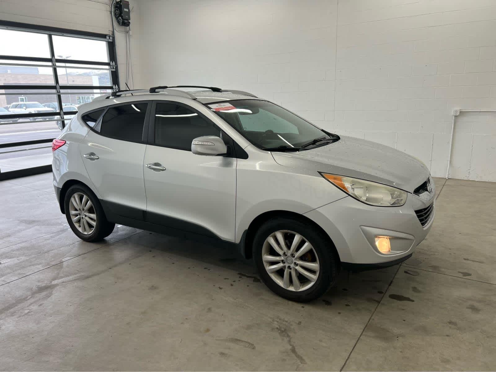 Used 2013 Diamond Silver Hyundai Limited image 5