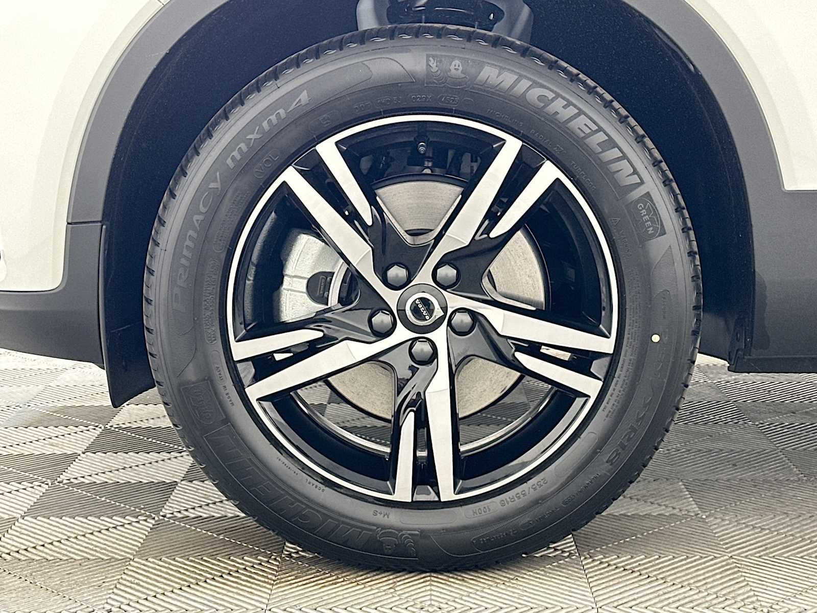 New 2026 Crystal White Volvo Core image 29