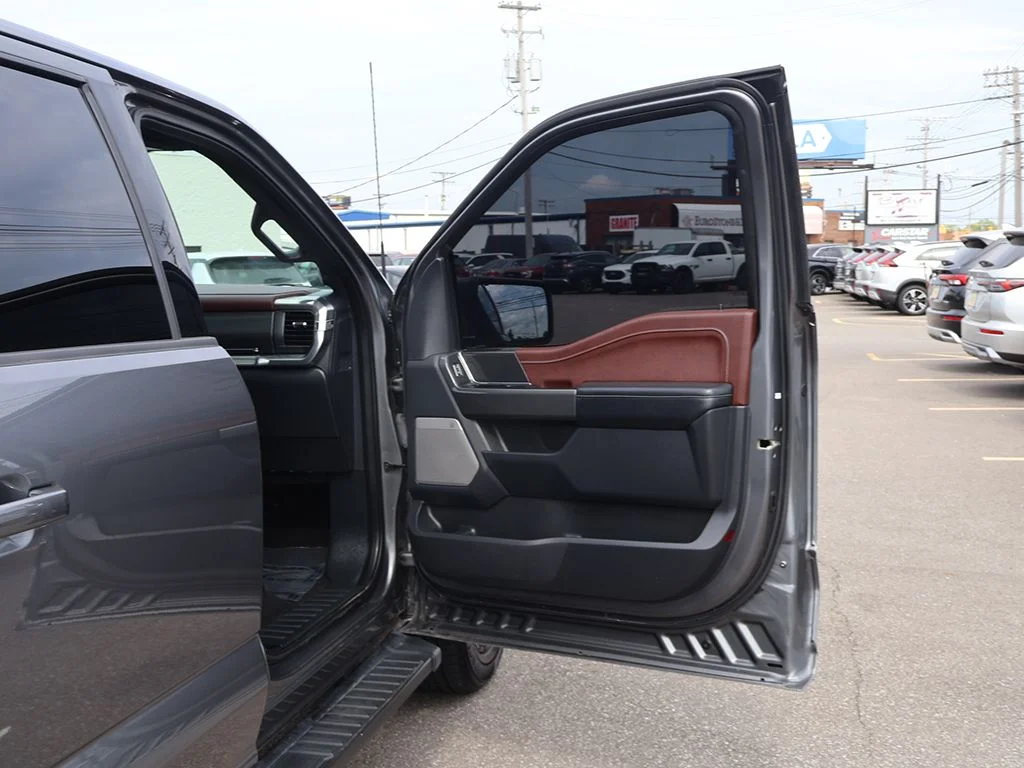 Used 2023 Gray Ford Lariat image 23