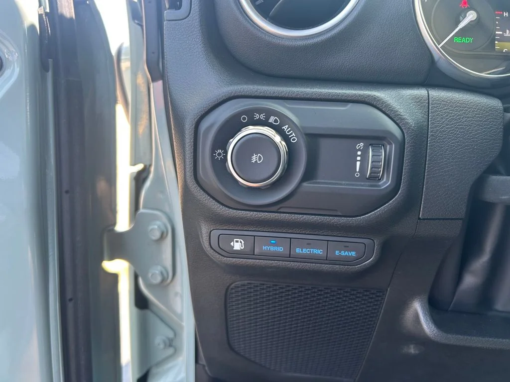 Used 2023 Gray Jeep Sahara 4xe image 28