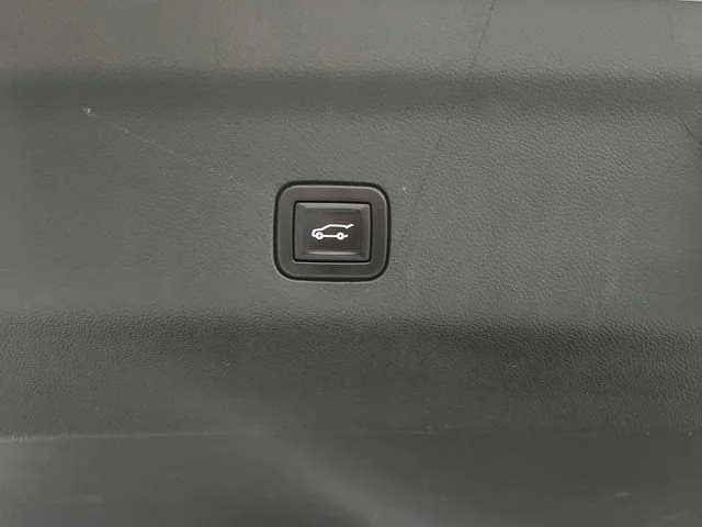 2023 GMC Yukon AT4 - Photo 39