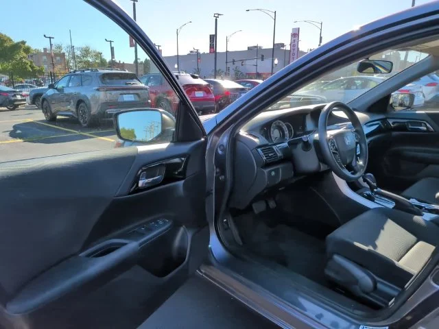 Used 2017  Honda LX image 11