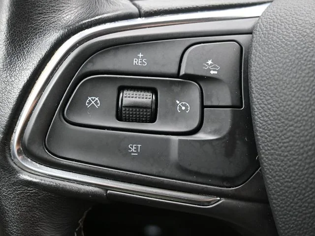 Used 2020 White Buick Select image 19