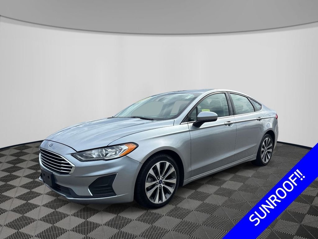 Used 2020 Silver Ford SE image 1