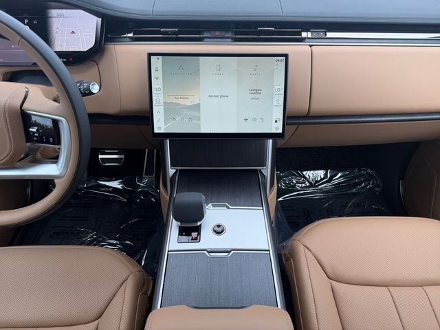 New 2026 Fuji White Land Rover SE image 15