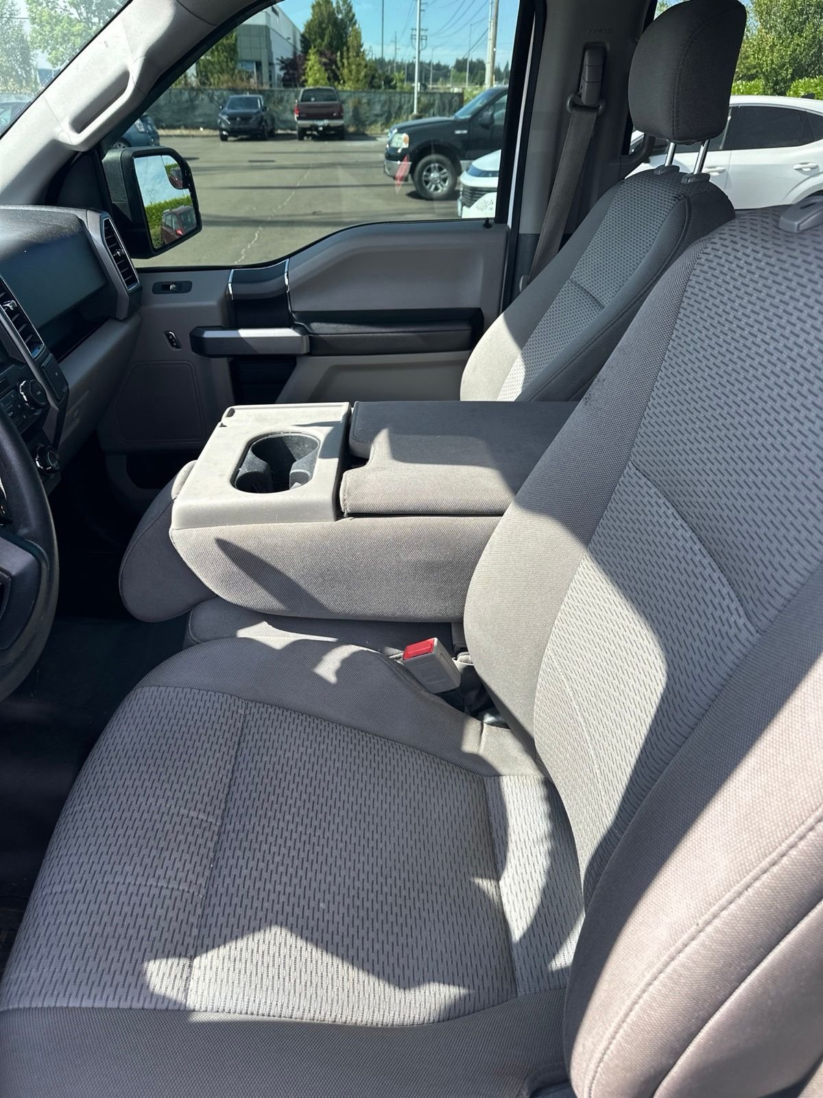 Used 2019 Oxford White Ford XLT image 3