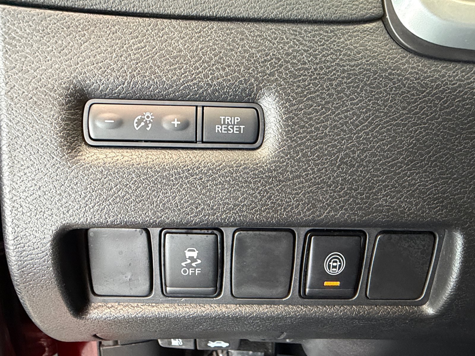 Used 2024 Scarlet Ember Tintcoat Nissan SV image 26