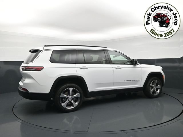 New 2026 Bright White Clear-Coat Exterior Paint Jeep Limited image 2
