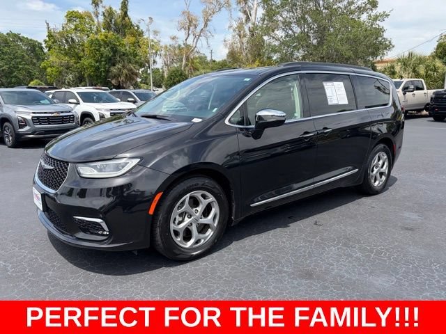 Used 2023 Brilliant Black Chrysler Limited image 3