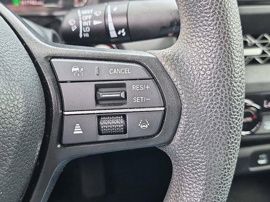 Used 2023 Lunar Silver Metallic Honda EX image 18