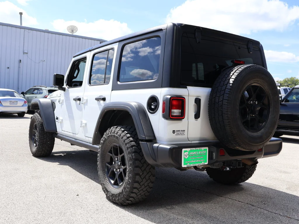 Used 2024 White Jeep Sport image 3