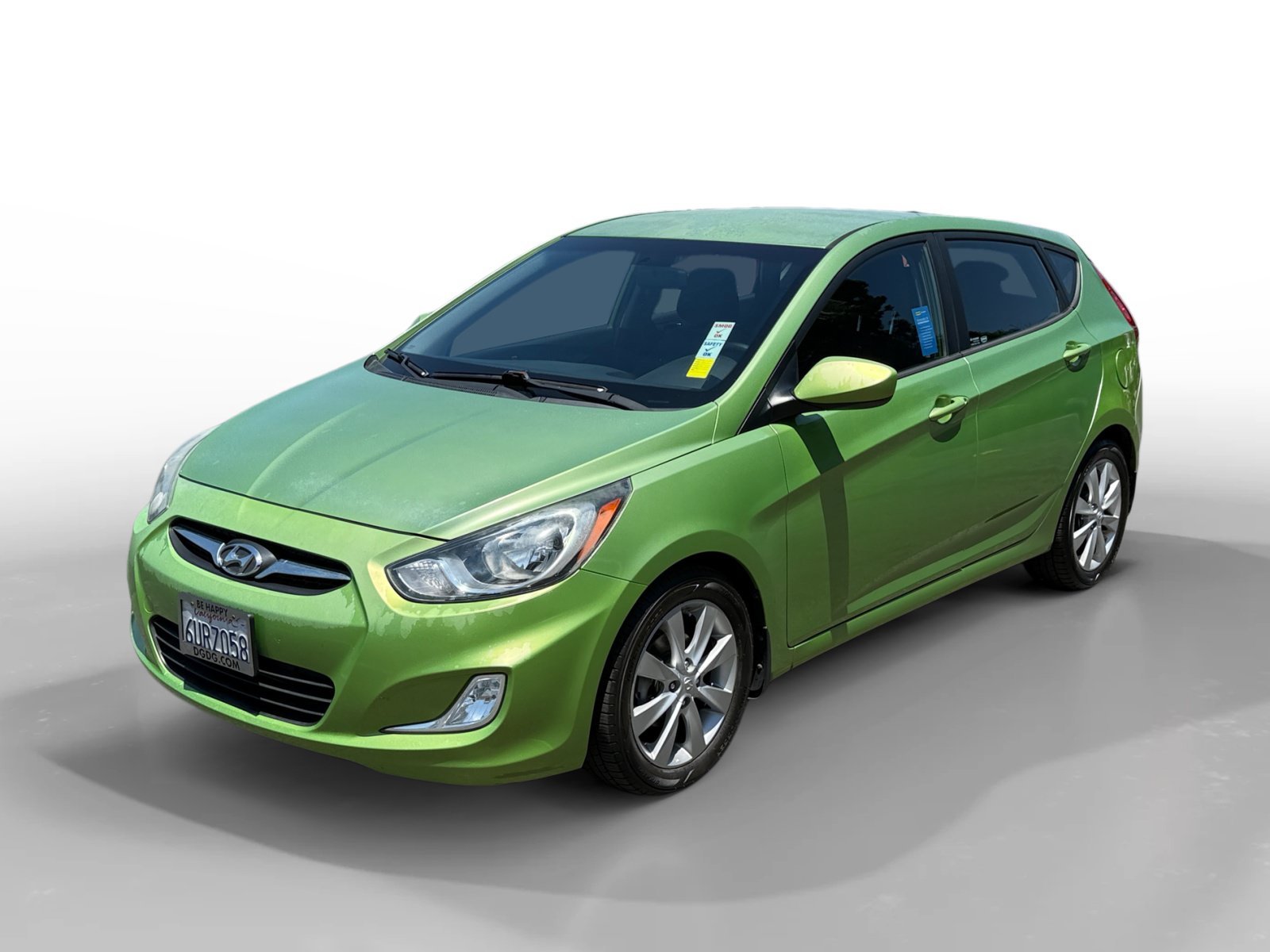 2012 Hyundai Accent SE 5-Door 6-Speed Automatic's photo