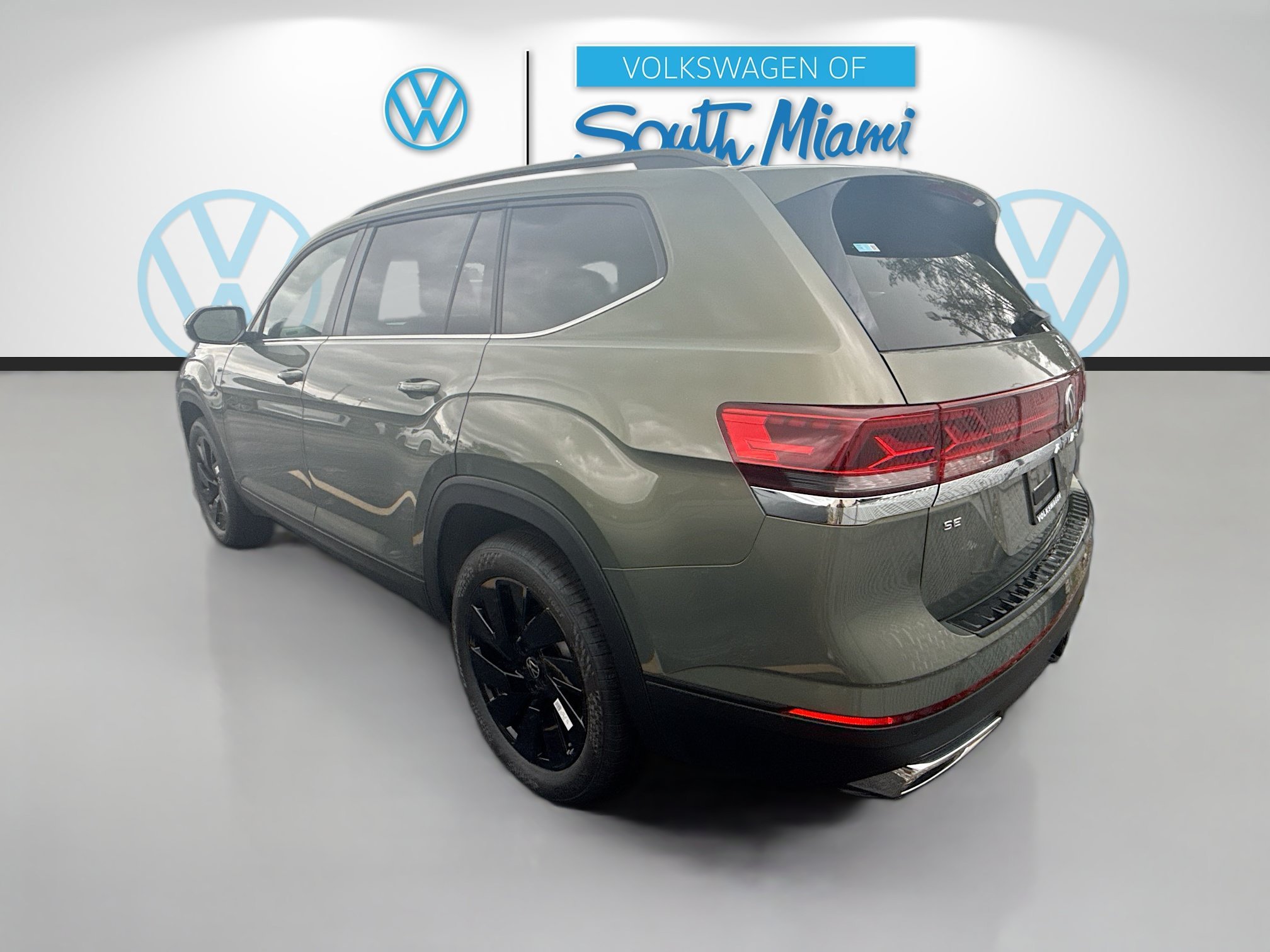 New 2026 Green Volkswagen 2.0T SE w/Technology image 5
