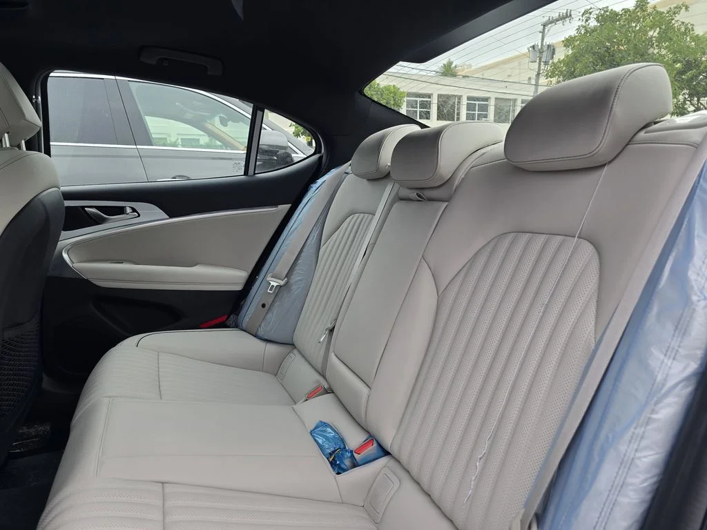 New 2026 White Genesis 3.3T Sport Prestige image 24