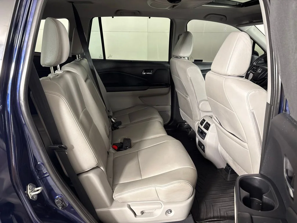 Used 2019 Blue Honda Touring image 23