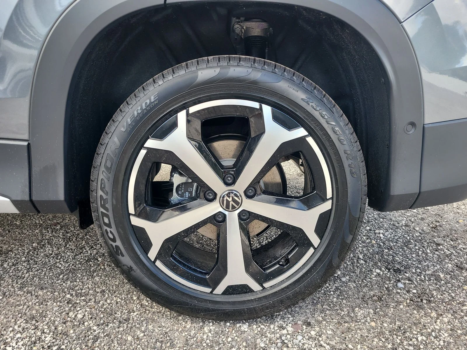 New 2026 Platinum Gray Metallic Volkswagen 2.0T SE image 6