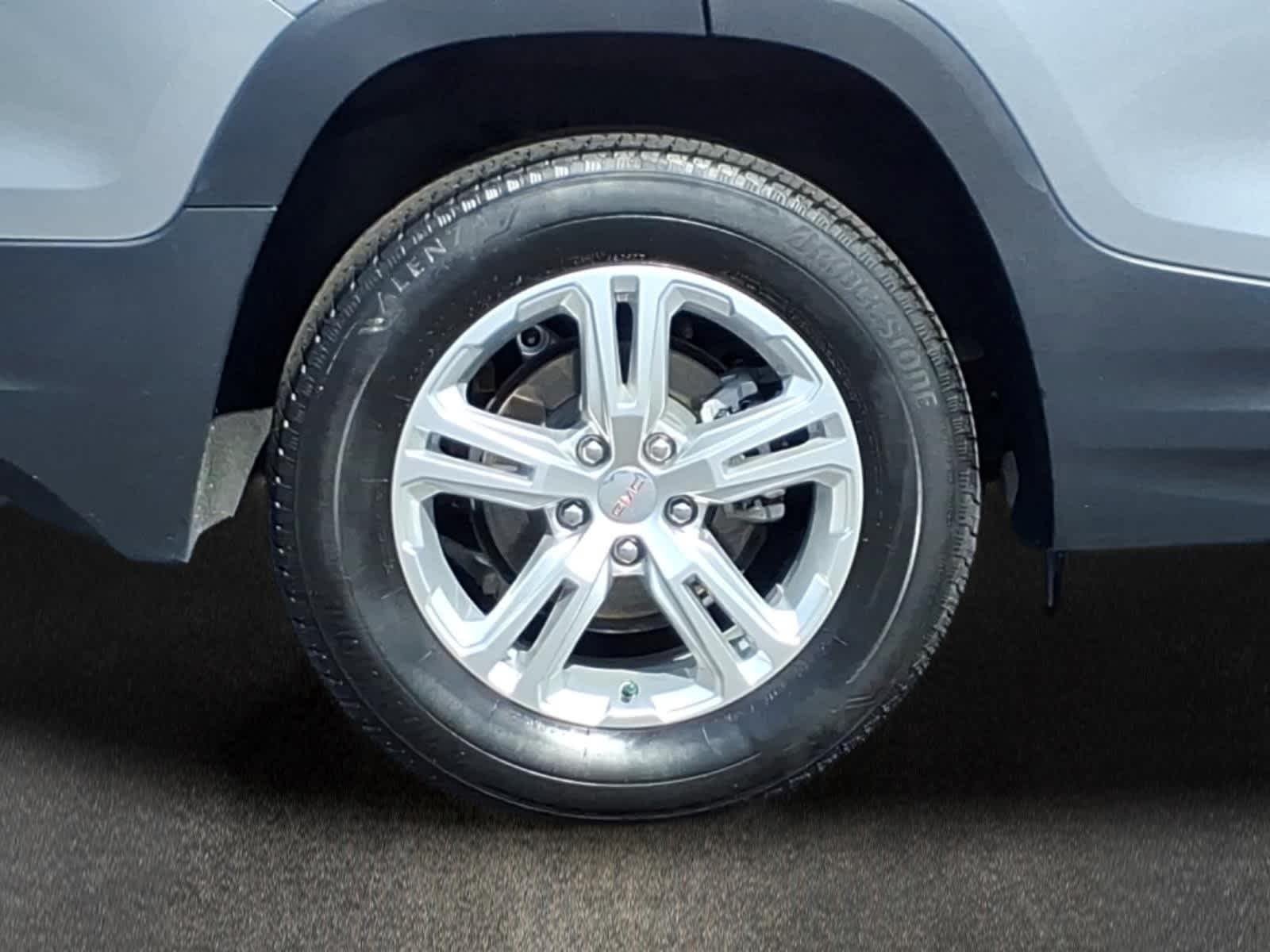 Used 2024 Sterling Metallic GMC SLE image 3