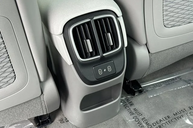 Used 2024 Black Hyundai SEL image 13