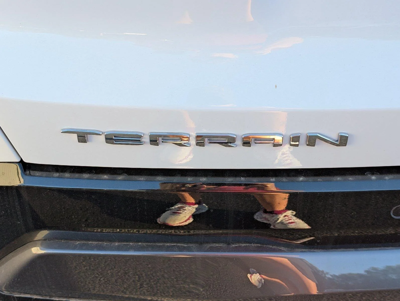 New 2027 Summit White GMC AT4 image 5