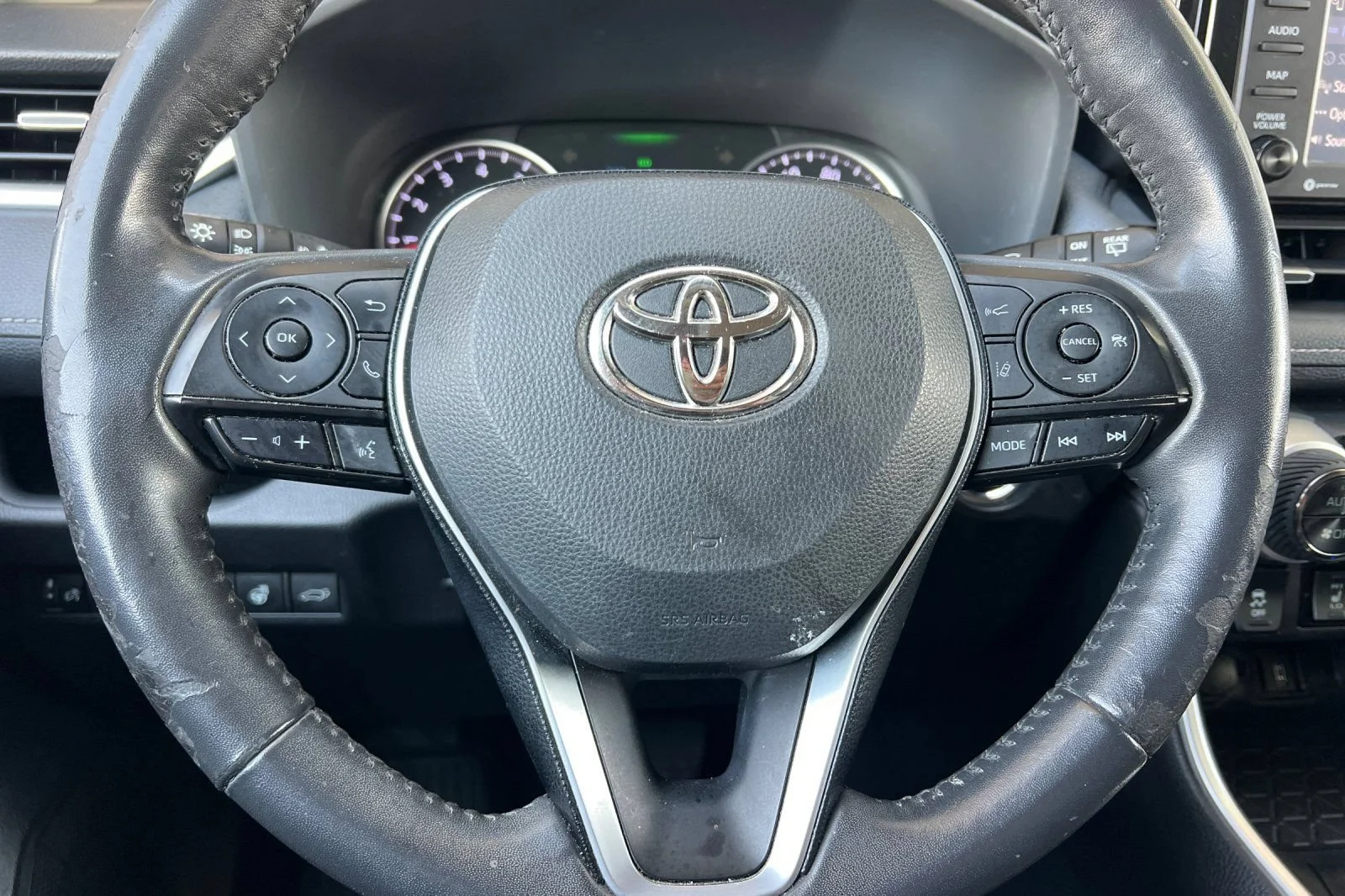 Used 2020 Gray Toyota XLE Premium image 23