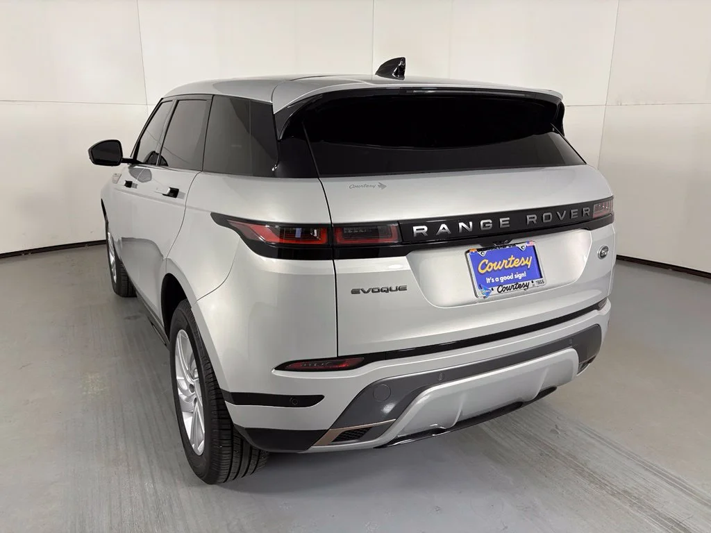 Used 2022 Silver Land Rover Dynamic image 6