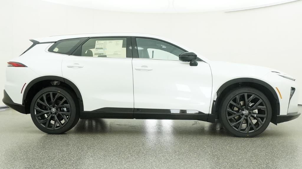 New 2026 Oxygen White Toyota Limited image 9