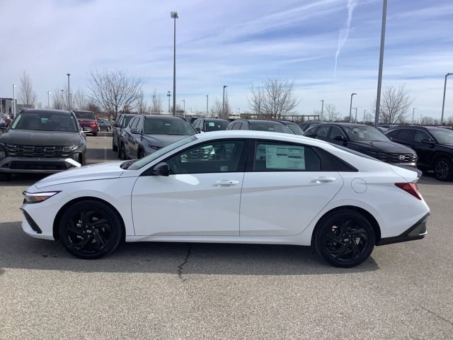 New 2026 White Hyundai SEL Sport image 8