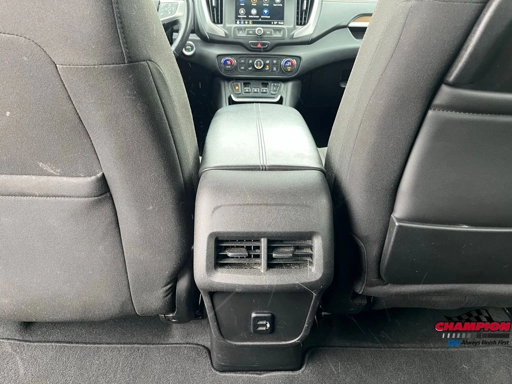 Used 2018 Black GMC SLE image 32