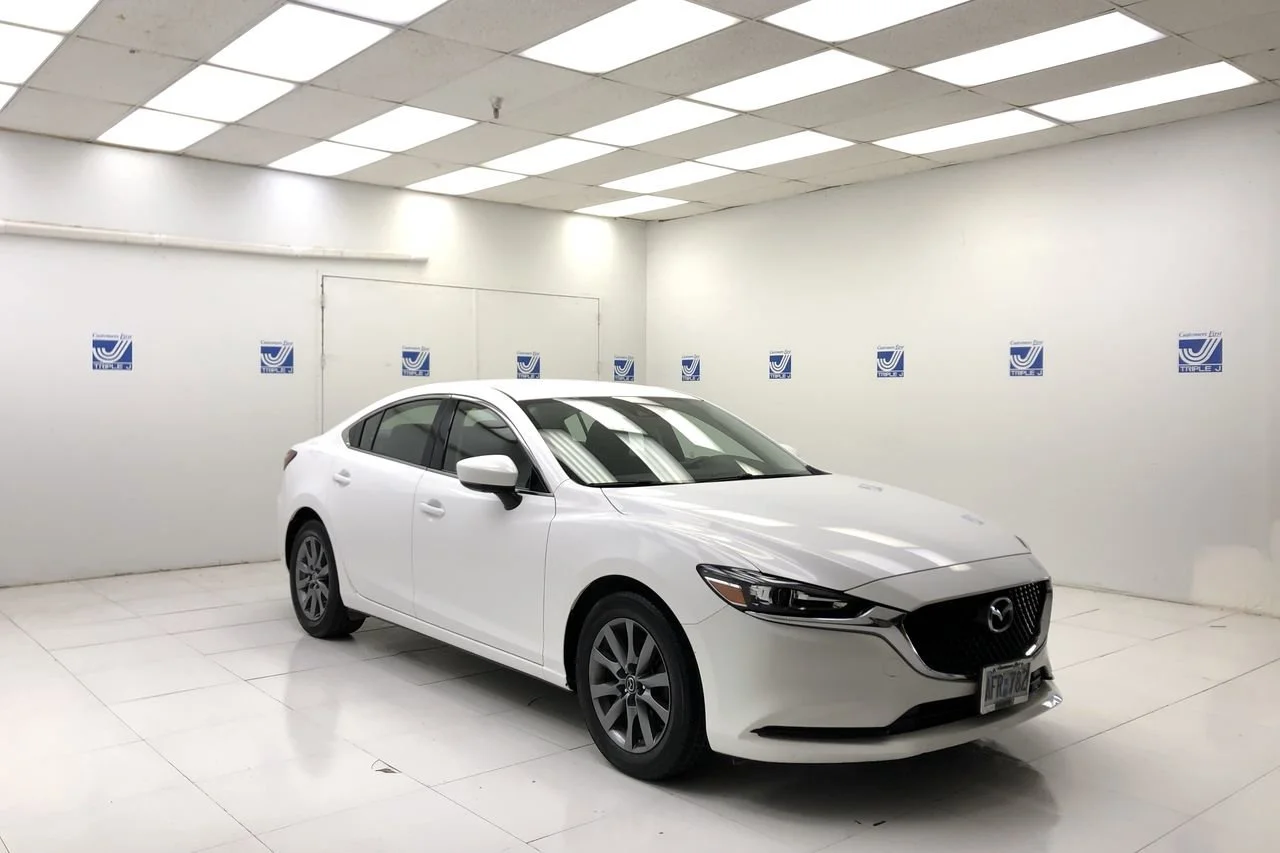 Used 2021 Snowflake White Pearl Mazda Grand Touring image 3