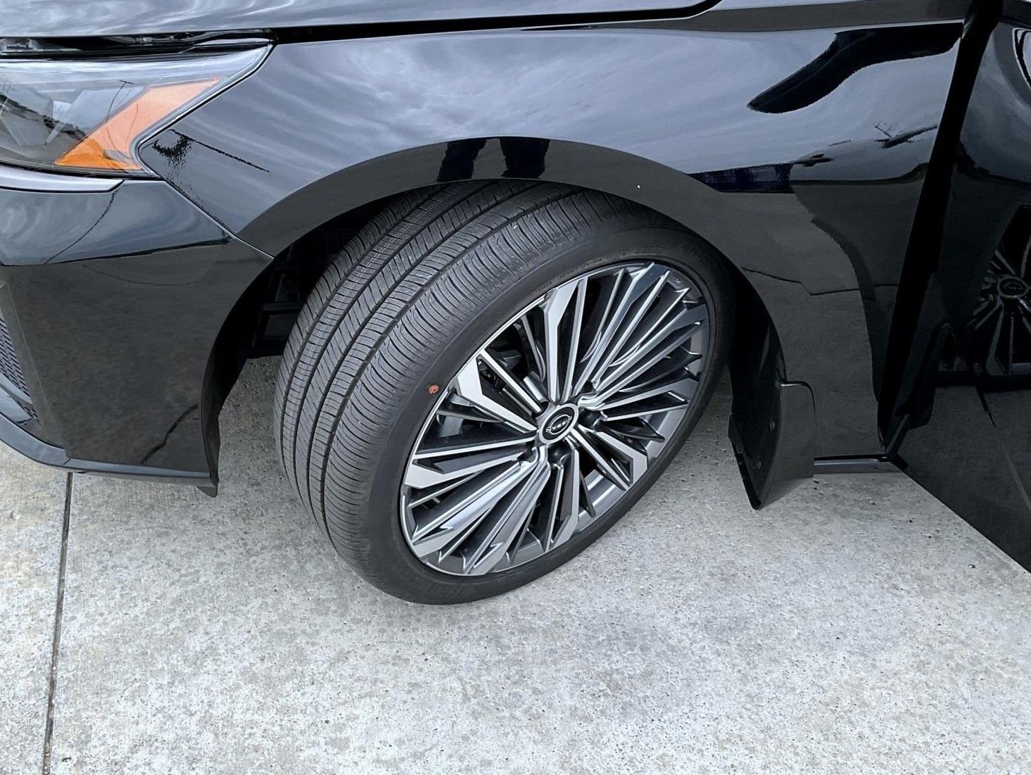 New 2026 Super Black Nissan 2.5 SV image 24