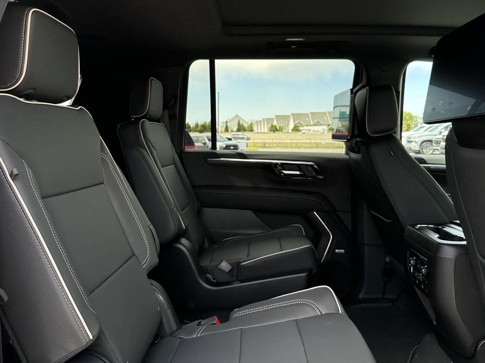 New 2026 Polar White Tricoat Chevrolet Premier image 41