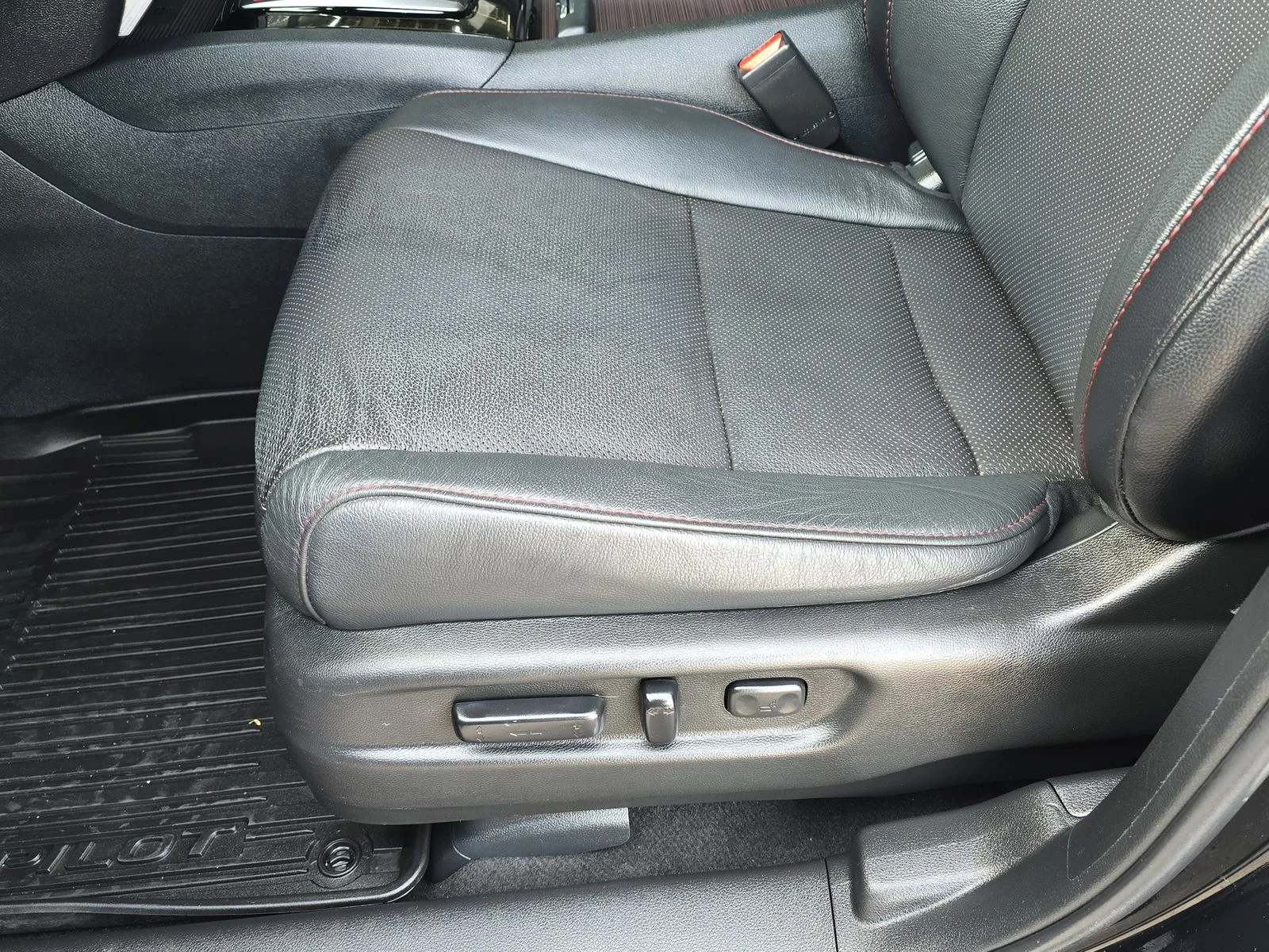 2022 Honda Pilot Black Edition - Photo 28