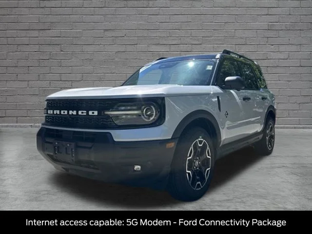 New 2026 Space White Metallic Ford Outer Banks® image 4
