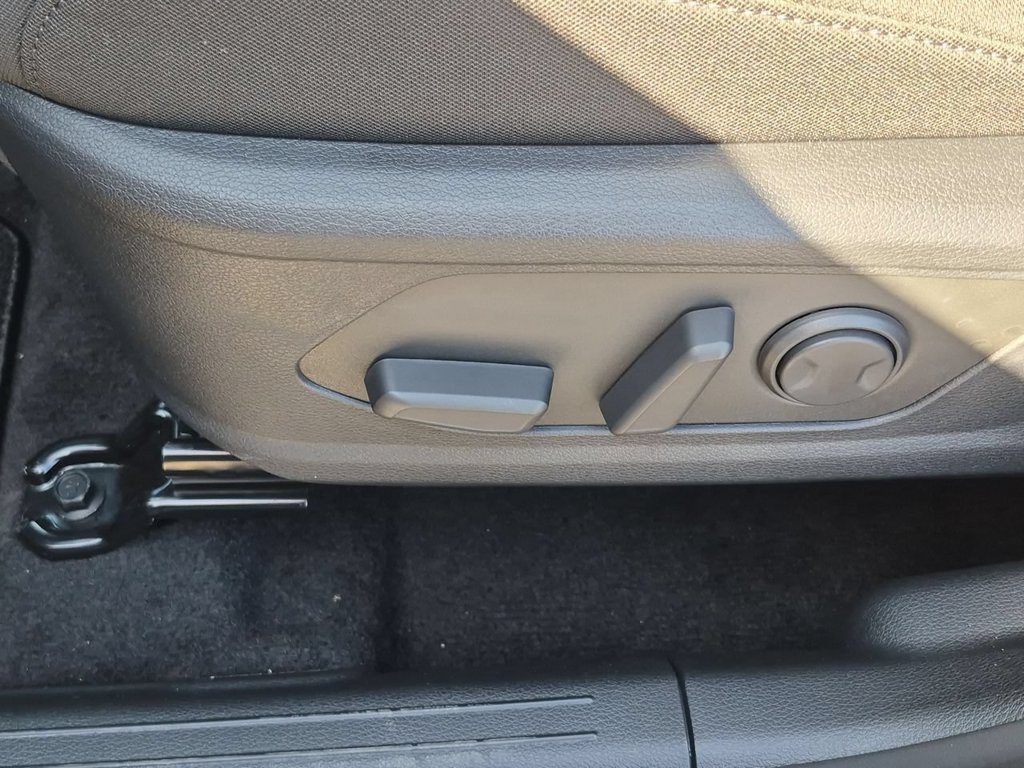 New 2027 Fusion Black Kia S image 35