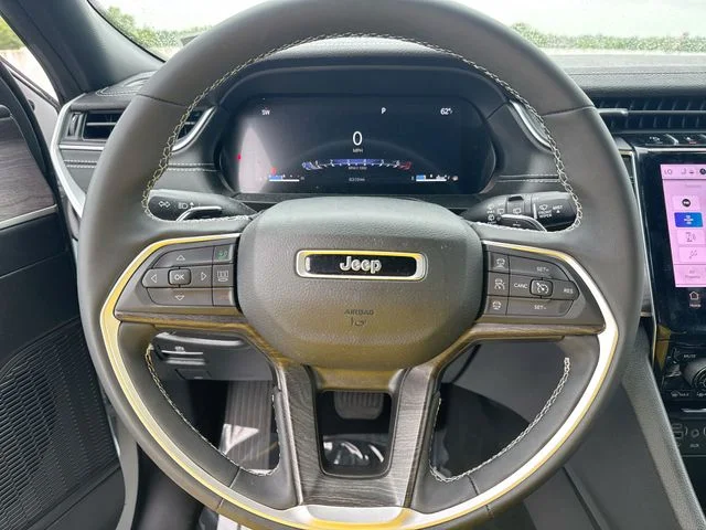 Used 2025 White Jeep Limited image 14