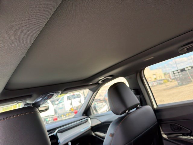 New 2026 Bright White Clear-Coat Exterior Paint Jeep  image 9