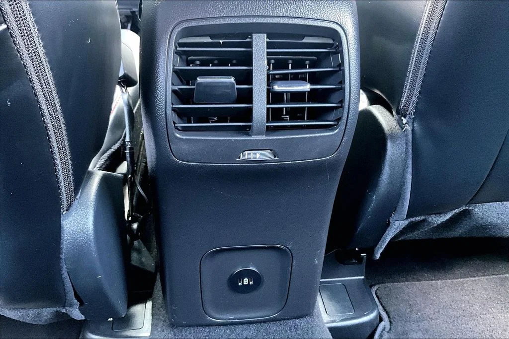 Used 2025 Gray Ford ST-Line Select image 33
